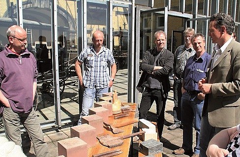 Steinbearbeitungs-Workshop  im Museum