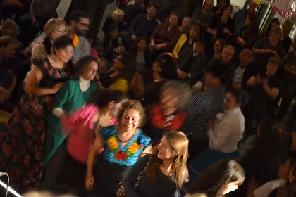 At the Dia de los Muertos, people like one thing above all: dancing!