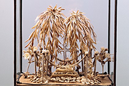 Small monument made of hair, end of 19th century