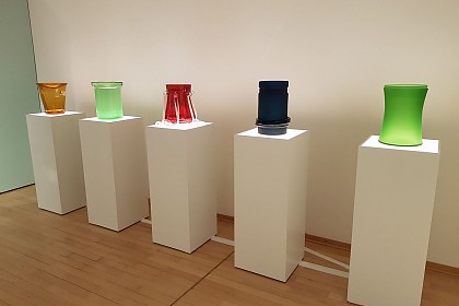 Glass urns from students of the Kassel project group of Dr. Stefan Mitzlaff.